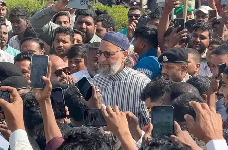 Is AIMIM Targeting Minority Migrant Workers to Challenge Trinamool in Bengal Assembly Elections?