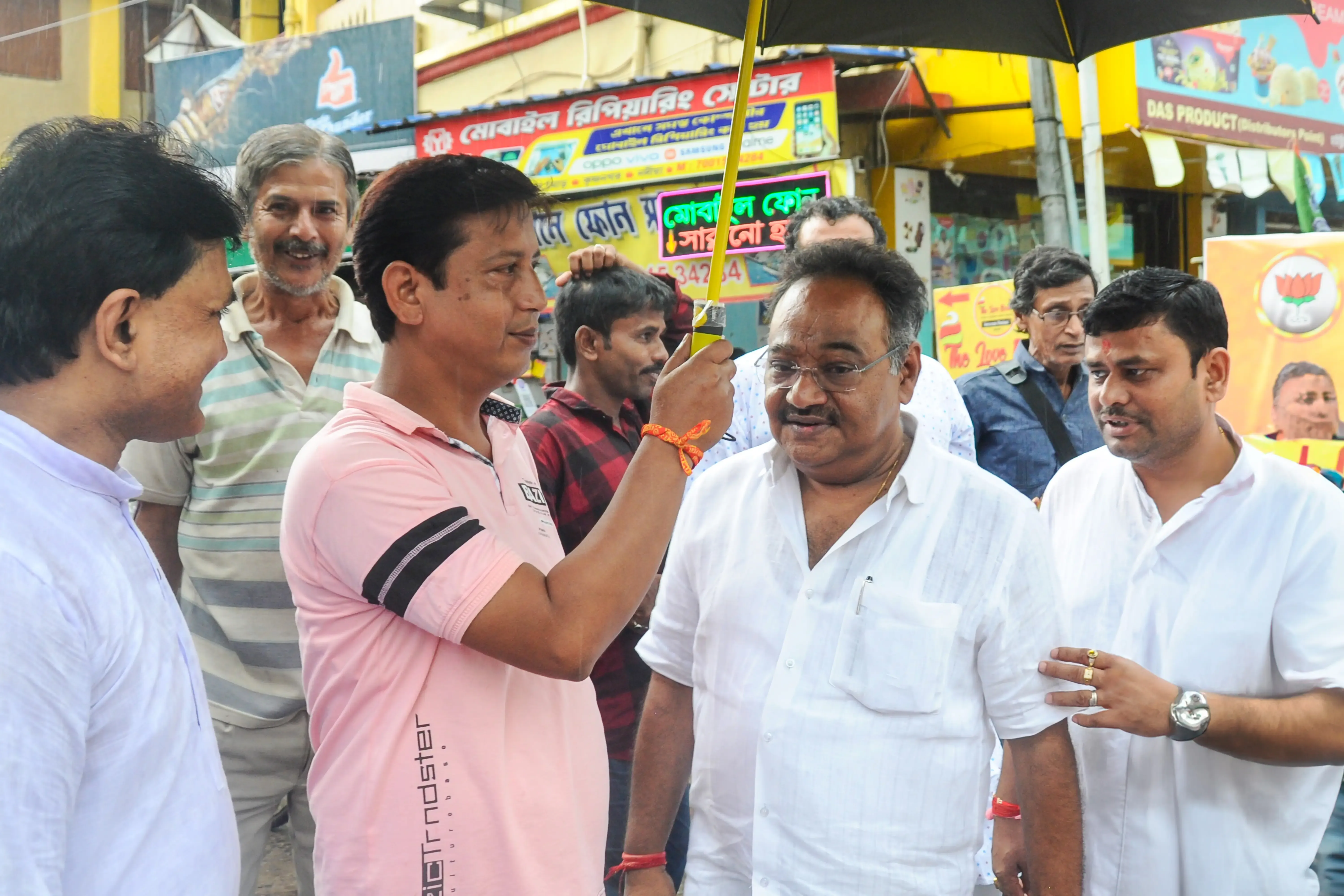 How is Bengal BJP chief addressing the rescue efforts in North Bengal?