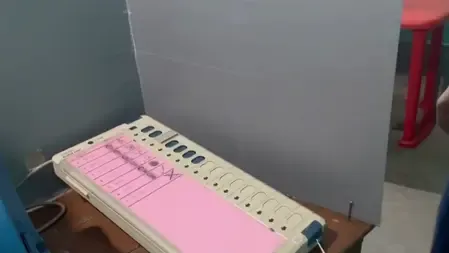 बंगाल चुनाव: फाल्टा में वोटिंग के बीच ईवीएम से छेड़छाड़, भाजपा का आरोप- ब्लॉक किया गया पार्टी का बटन
