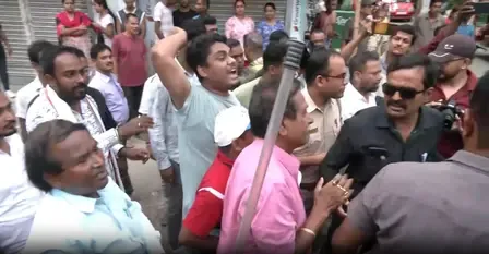 बंगाल चुनाव: दूसरे चरण की वोटिंग में हिंसा, दक्षिण 24 परगना में भाजपा उम्मीदवार विकास सरदार की गाड़ी पर हमला