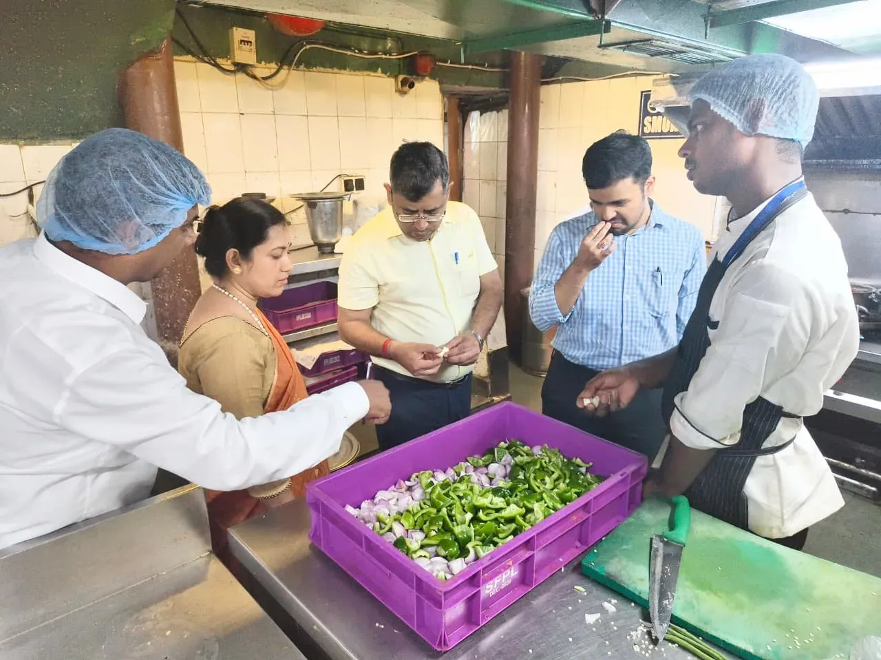 Eastern Railway surprise food inspections at Howrah, Sealdah, Malda Town stations