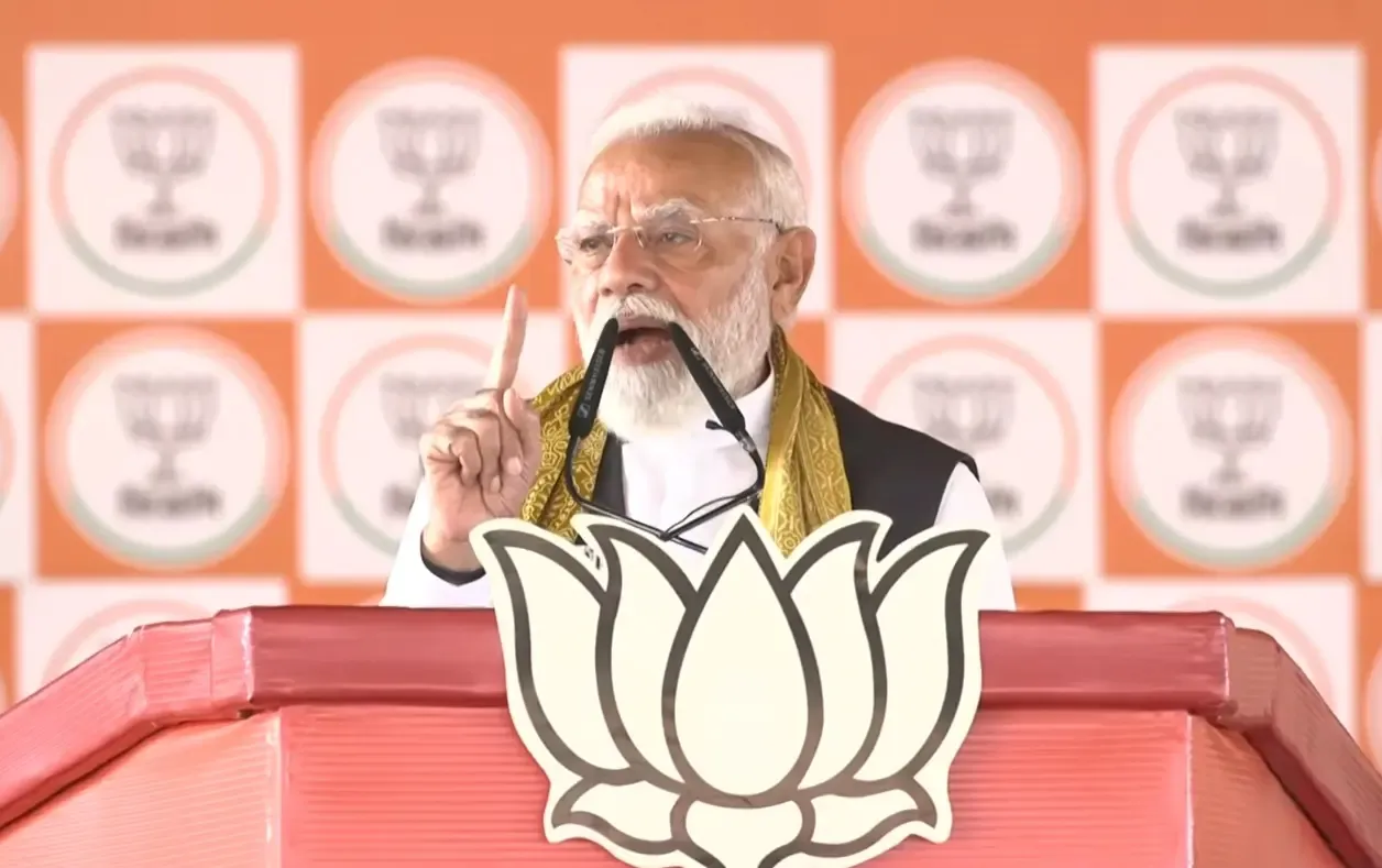 पीएम मोदी ने बंगाल की जनता को दी 6 गारंटियां- 'हर रेप केस का खोला जाएगा फाइल, कर्मचारियों के लिए 7वां वेतन आयोग'