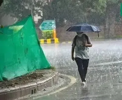 झारखंड में बंगाल की खाड़ी के डीप डिप्रेशन से मूसलाधार बारिश, रांची एयरपोर्ट पर 4 उड़ानें बाधित, 8 जिलों में अलर्ट