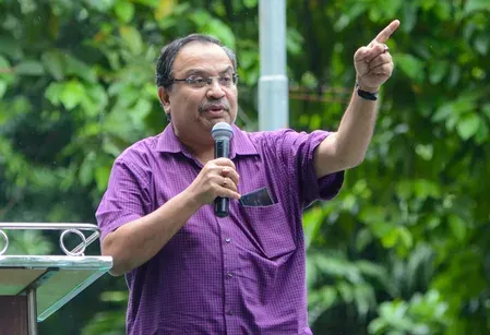 Kunal Ghosh suspended from Bengal Assembly after blocking Opposition speaker
