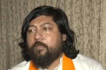 मिथुन चक्रवर्ती का 15 साल पुराना सपना साकार: बंगाल फुटबॉल अकादमी को BJP सरकार का समर्थन