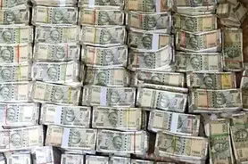 Massive Cash Seized from Vehicle Boot Near Kolkata Amid Assembly Elections