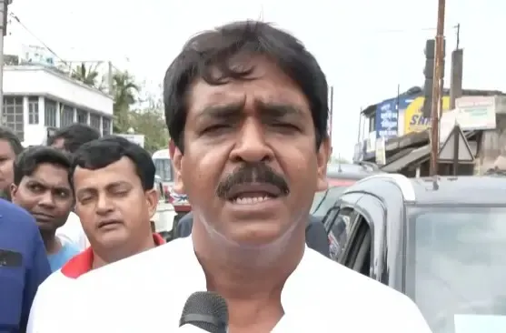 Bengal polls phase 2: TMC candidates allege NIA deployed to 'scare' voters, flag EVM glitch