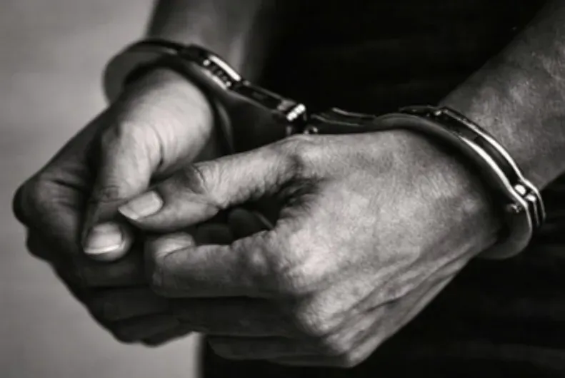 महासमुंद में बेटे ने ईंट से की पिता की हत्या, पुलिस ने कुछ ही घंटों में आरोपी को दबोचा