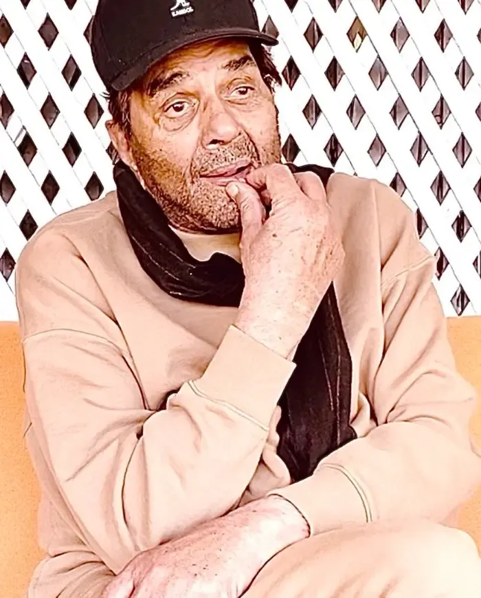 क्या सनी देओल की टीम ने धर्मेंद्र की स्वास्थ्य स्थिति पर दी जानकारी? जानें!