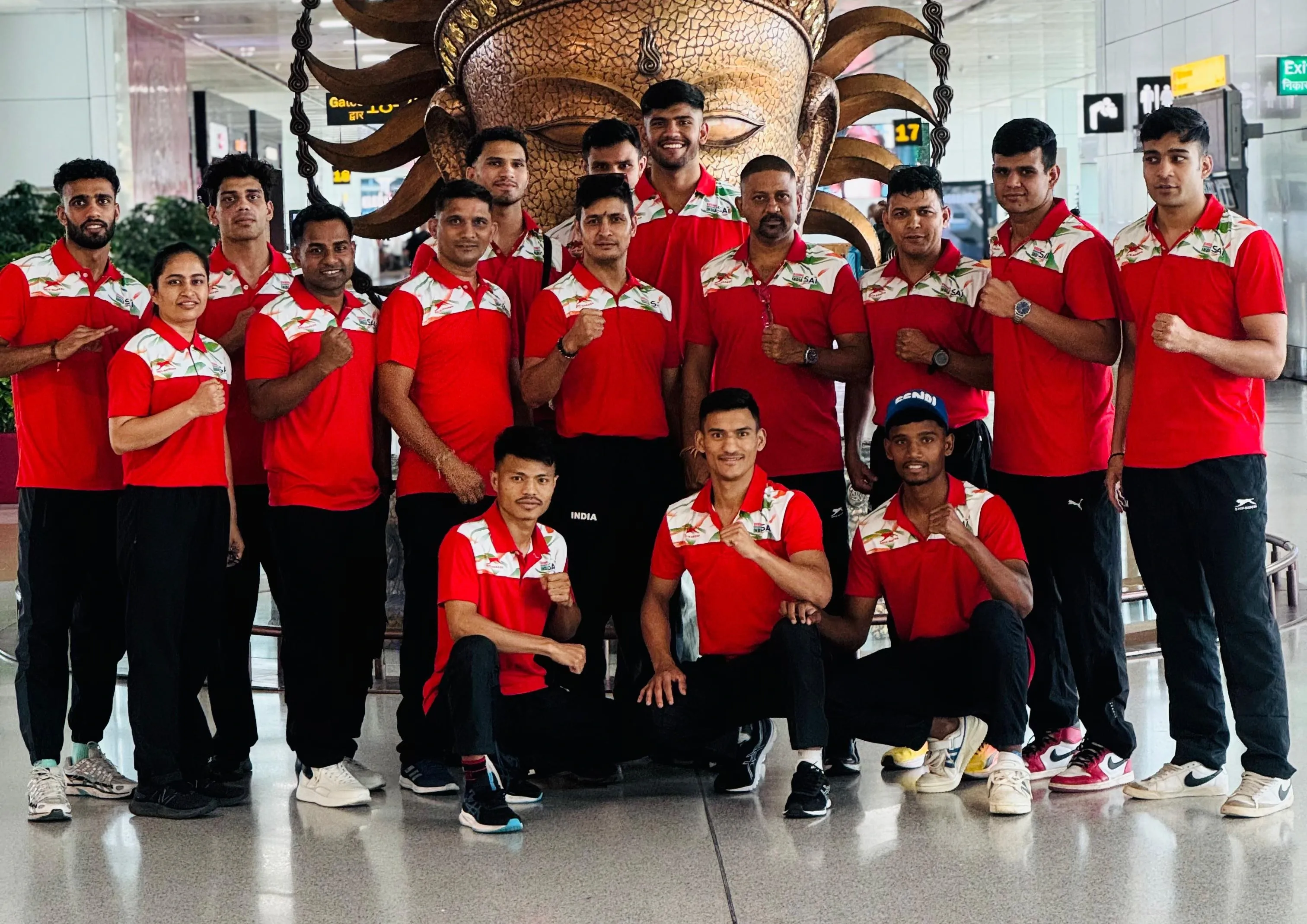 Who is in the 19-member squad for the Thailand Open?