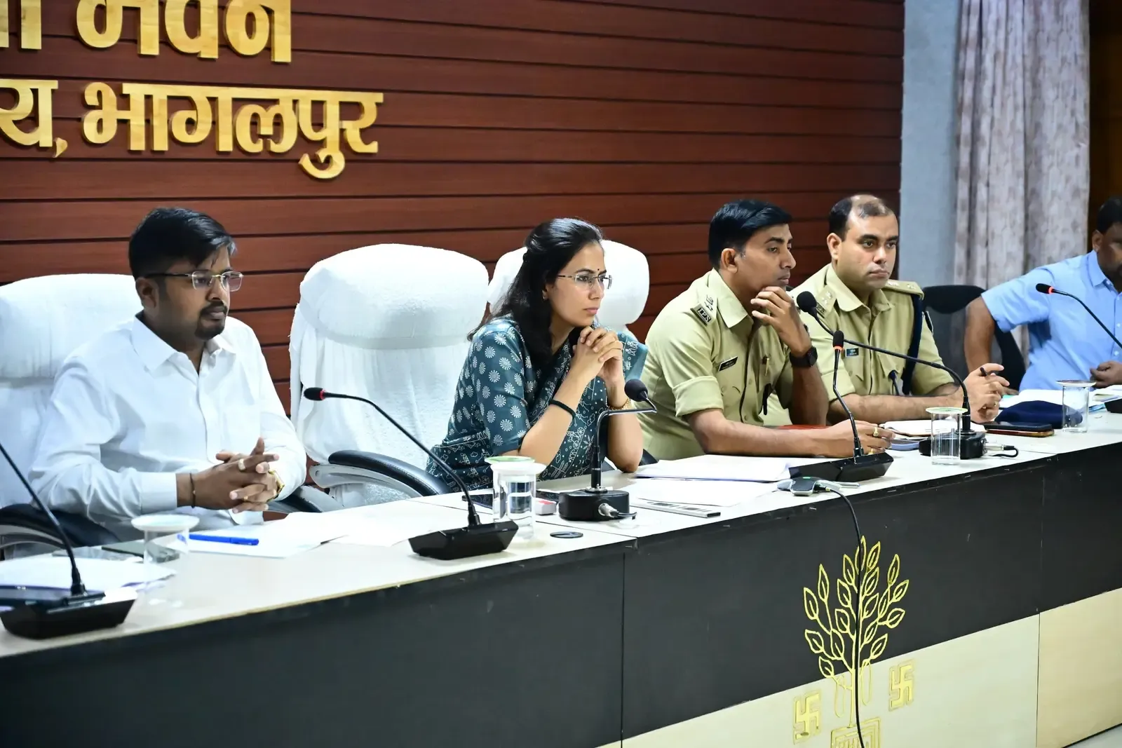 भागलपुर में डीएम अलंकृता पांडे ने स्वास्थ्य सेवाओं की समीक्षा की, कमज़ोर प्रदर्शन पर कार्रवाई की चेतावनी