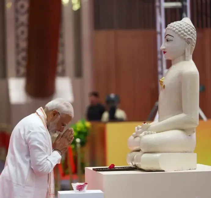 प्रधानमंत्री मोदी ने भगवान महावीर के विचारों को मानवता के लिए मार्गदर्शक बताया
