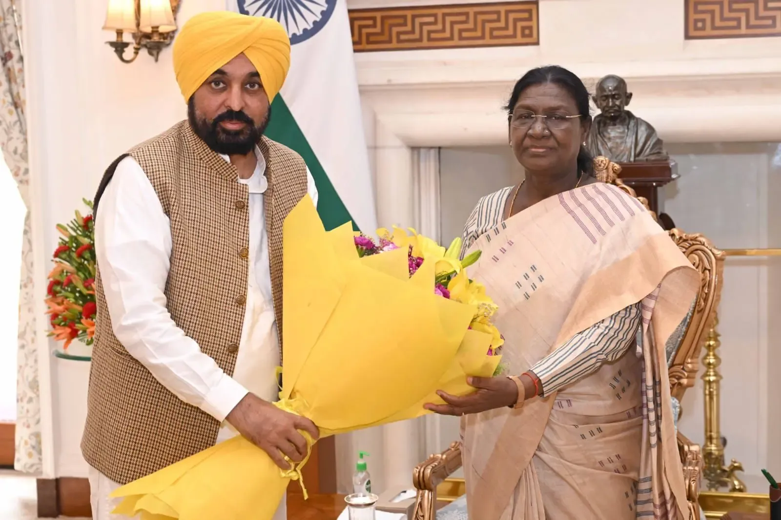 भगवंत मान ने राष्ट्रपति मुर्मु से मुलाकात कर 'लोकतंत्र की हत्या' का मुद्दा उठाया, BJP पर ED-CBI दुरुपयोग का आरोप