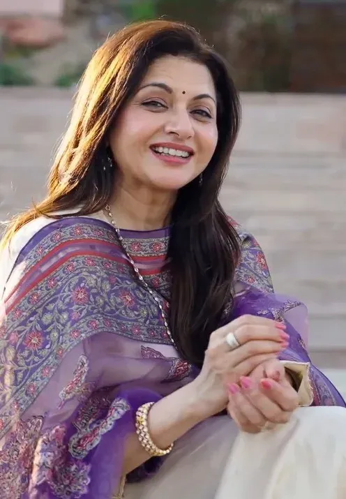 Bhagyashree decodes science behind Ganga ghats and Sitla Mata legend