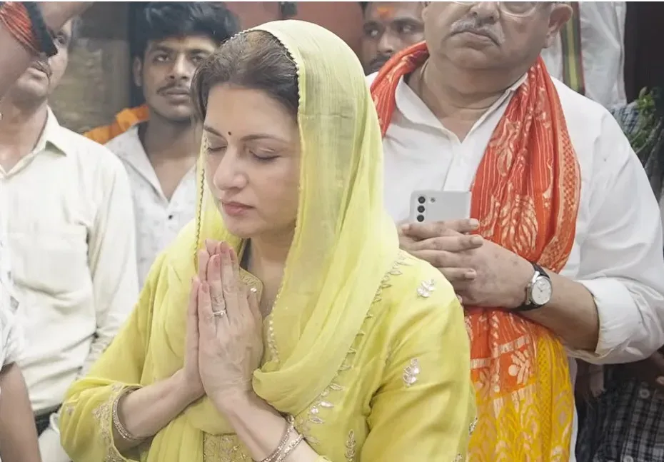 Bhagyashree savours Kashi's Bati Chokha, Sattu and khichdi on food trail