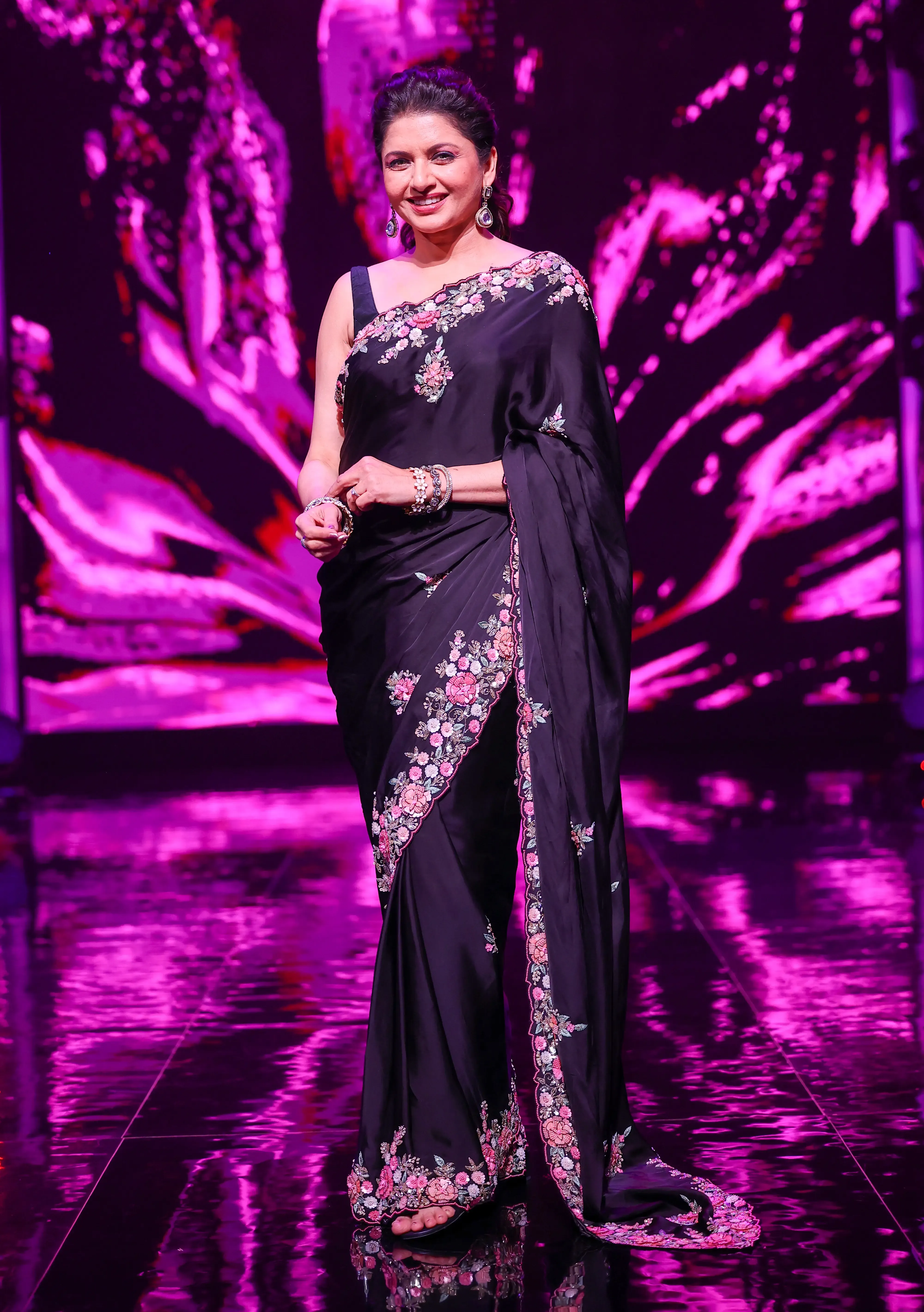 Did Bhagyashree Patwardhan Channel Salman Khan's Role in 'Maine Pyar Kiya' on Indian Idol 16?