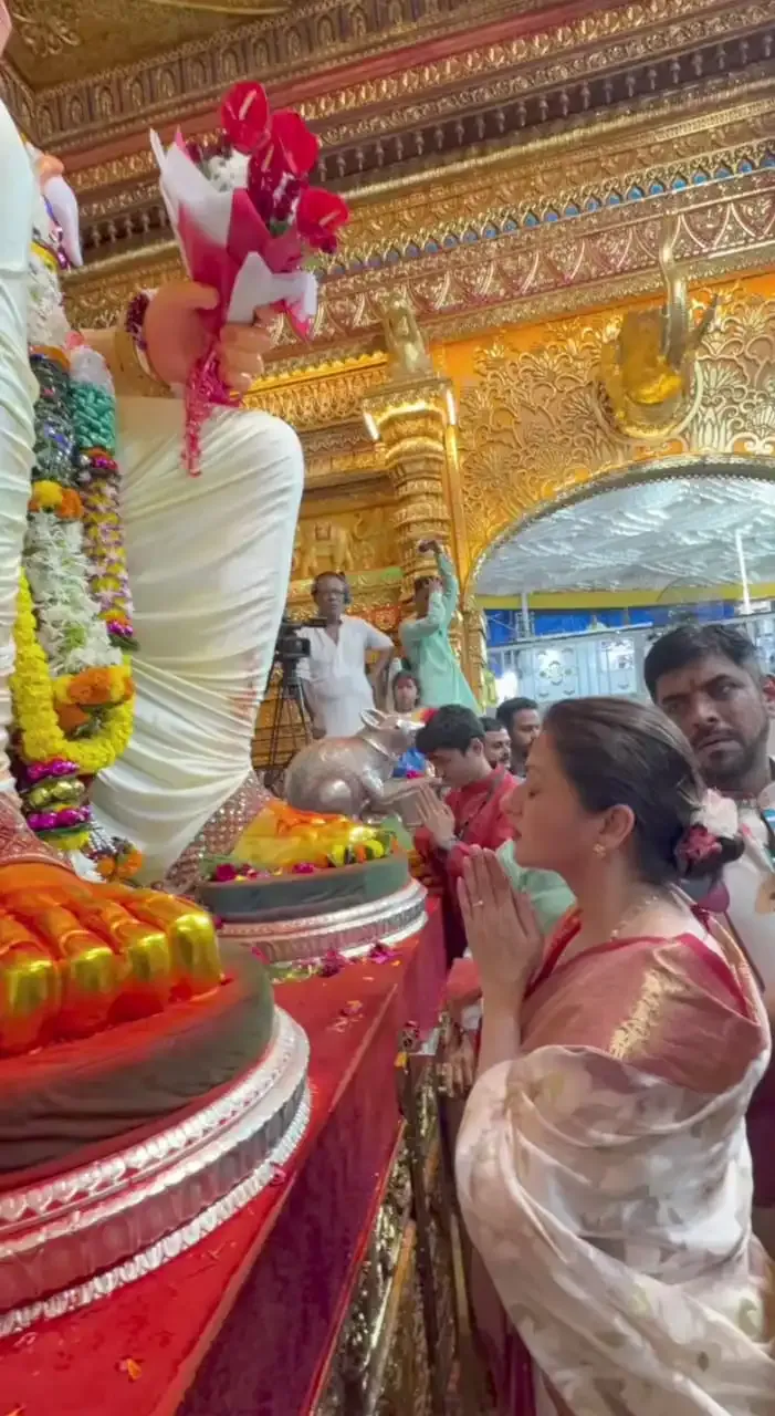 Did Bhagyashree Seek Blessings from Lalbaugcha Raja with Her Son Abhimanyu Dassani?