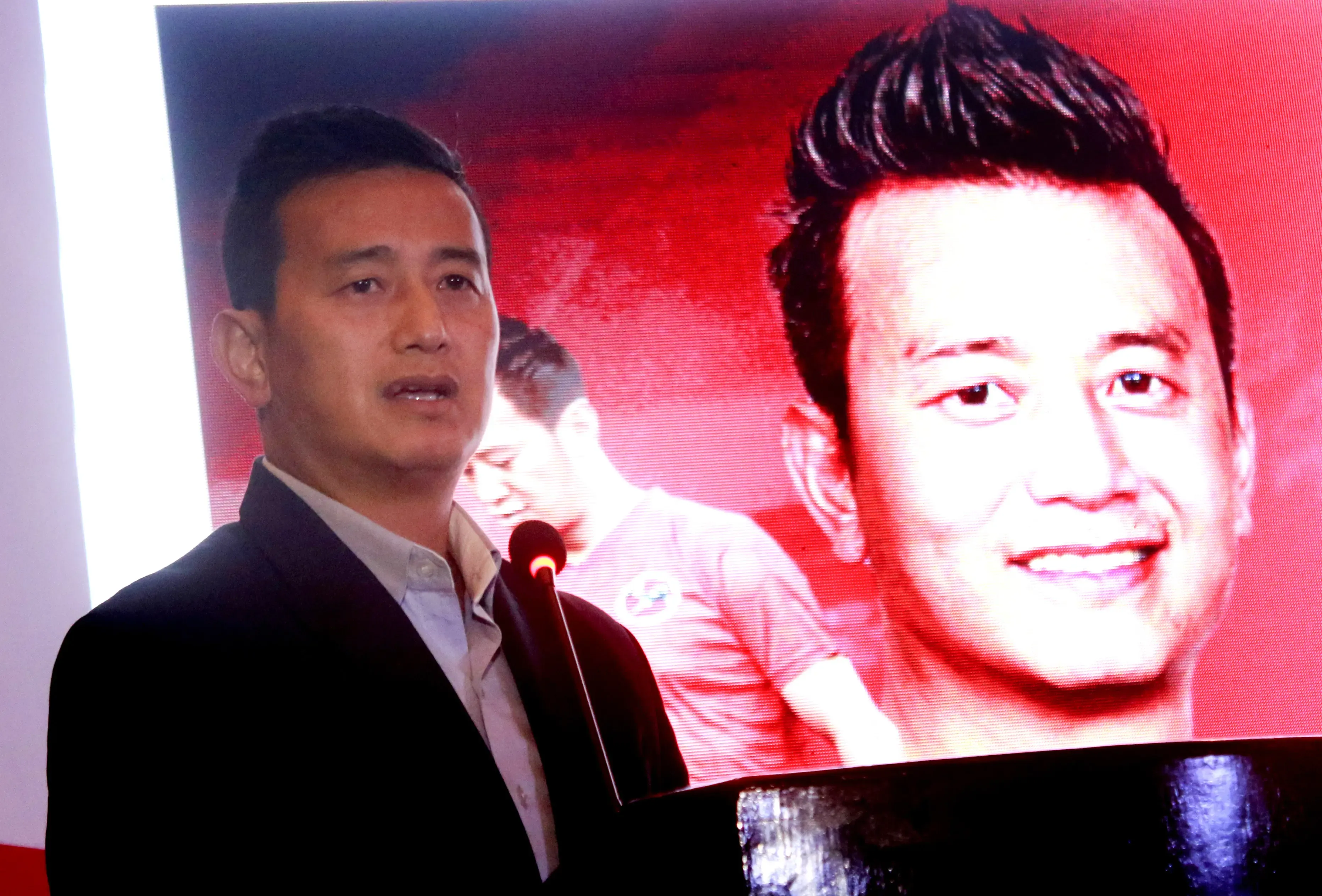 क्या बाइचुंग भूटिया भारत के फुटबॉल सुपरस्टार हैं?