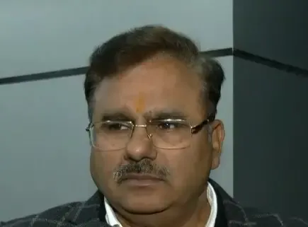 क्या भाजपा के इशारे पर ओवैसी अन्य राज्यों में चुनाव लड़ते हैं?: आलोक शर्मा