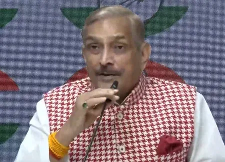 भाजपा में सभी चंदा चोर नहीं हैं लेकिन सारे चंदा चोर भाजपा में हैं : प्रमोद तिवारी 