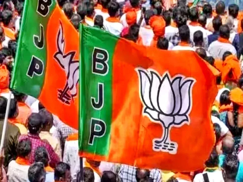 BJP ने पुलवामा जिला अध्यक्ष शौकत अंद्राबी को निलंबित किया, जबरन वसूली की FIR के बाद अनुशासनात्मक कार्रवाई