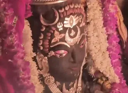 महाकालेश्वर मंदिर में ज्येष्ठ पूर्णिमा पर भव्य भस्म आरती, भांग-चंदन और रजत आभूषणों से हुआ बाबा का दिव्य शृंगार