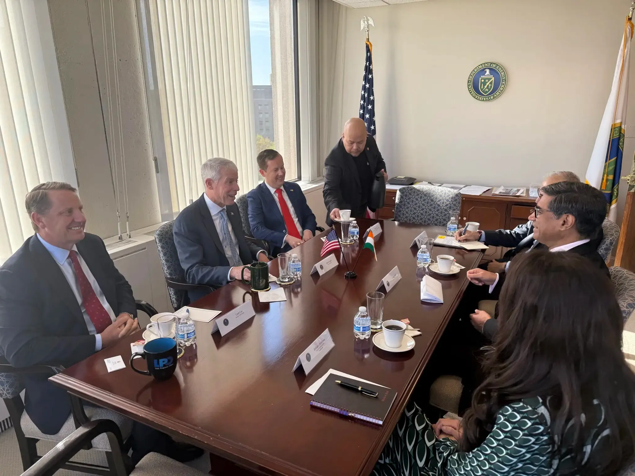 भारत और अमेरिका के बीच ऊर्जा सहयोग पर महत्वपूर्ण वार्ता: क्रिस राइट और विक्रम मिस्री की बैठक