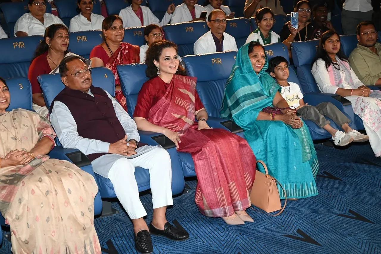 'भारत भाग्य विधाता' की विशेष स्क्रीनिंग रायपुर में, CM विष्णुदेव साय और कंगना रनौत एक साथ