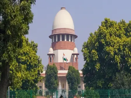 भारत में घुसपैठियों पर सुप्रीम कोर्ट में सुनवाई, सीजीआई ने कहा, 'क्या हम उनके लिए रेड कार्पेट बिछाएं?