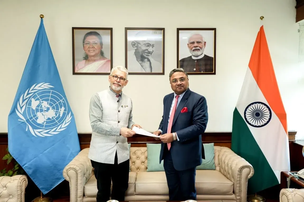 डॉ. इवान हुतिन ने भारत में WHO प्रतिनिधि का पदभार संभाला, विदेश सचिव सिबी जॉर्ज को सौंपे परिचय-पत्र