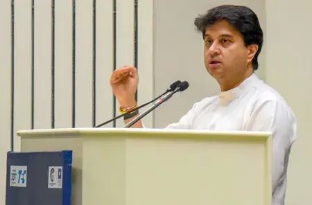 डिजिटल लेनदेन में वर्ल्ड लीडर की भूमिका में भारत, बीते 10 वर्षों में तेजी से बढ़ी इंटरनेट यूजर्स की संख्या : ज्योतिरादित्य सिंधिया