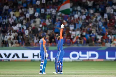 भारत बनाम पाकिस्तान : हाई-वोल्टेज मैच को लेकर उत्साह में फैंस, टीम इंडिया से जीत की उम्मीदें