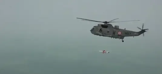 DRDO और भारतीय नौसेना ने NASM-SR मिसाइल का हेलीकॉप्टर से पहला सफल परीक्षण किया, एक साथ दागी गईं दो मिसाइलें