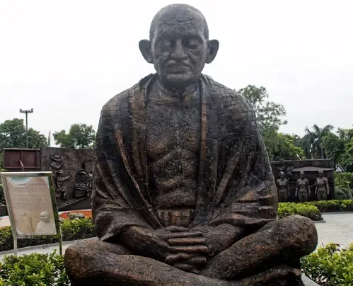 भारतीय उच्चायोग ने लंदन में गांधी की प्रतिमा से हुई तोड़फोड़ को बताया शर्मनाक, कार्रवाई की मांग