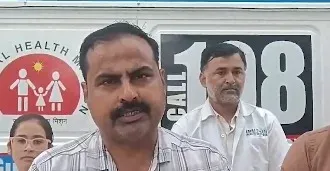 जामनगर में 108 एम्बुलेंस टीम ने भारी बारिश में पैदल पहुंचकर कराया घर पर सुरक्षित प्रसव