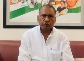 भाषा के नाम पर व्यापारी पर हमला संविधान पर प्रहार : अखिलेश प्रसाद सिंह 