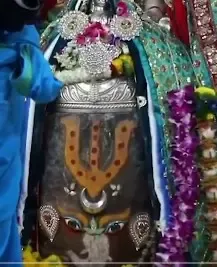 उज्जैन में महाकाल मंदिर में भस्म आरती के दौरान बाबा का दिव्य गणेश स्वरूप शृंगार