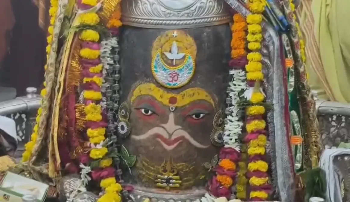 उज्जैन: भाद्रपद दशमी पर बाबा महाकाल का राजसी-रौद्र शृंगार, भस्म आरती में उमड़े हजारों श्रद्धालु