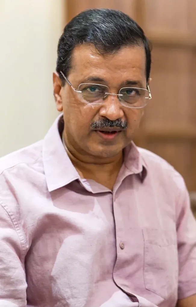 दिल्ली में बिजली कटौती पर केजरीवाल का BJP सरकार पर हमला, 45°C गर्मी में लोग बेहाल