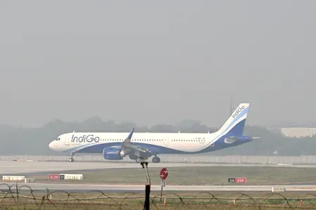 भुवनेश्वर-कोलकाता इंडिगो फ्लाइट रद्द: तकनीकी खराबी के बाद 56 यात्री फँसे, एक यात्री पर FIR