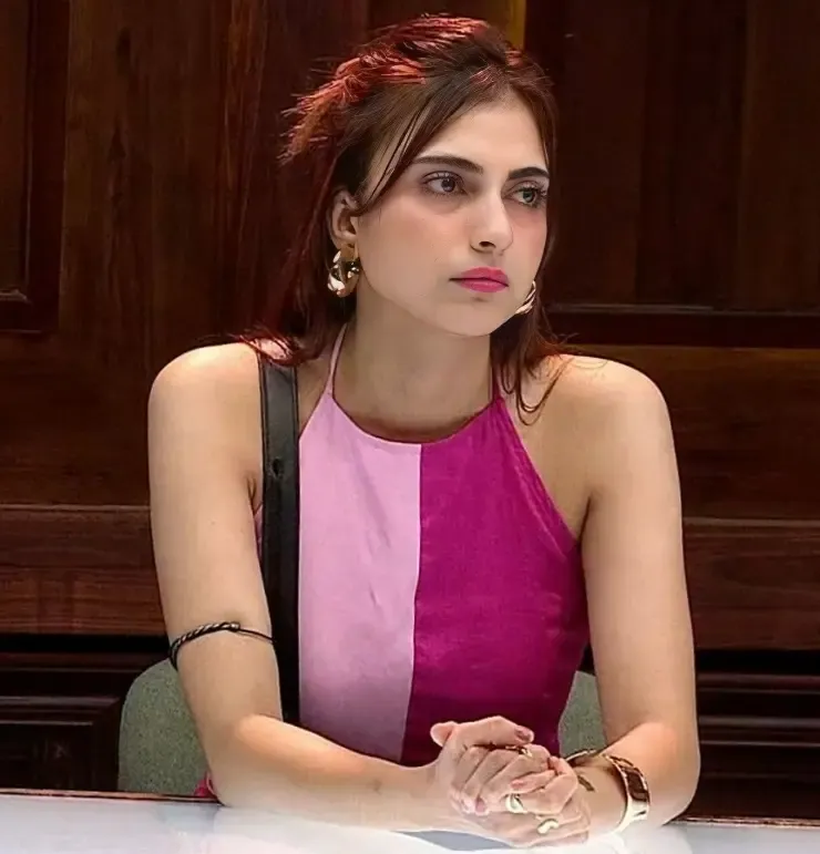 Did Farrhana Bhatt Accuse Ashnoor Kaur of 'Manhandling' Her in Bigg Boss 19?