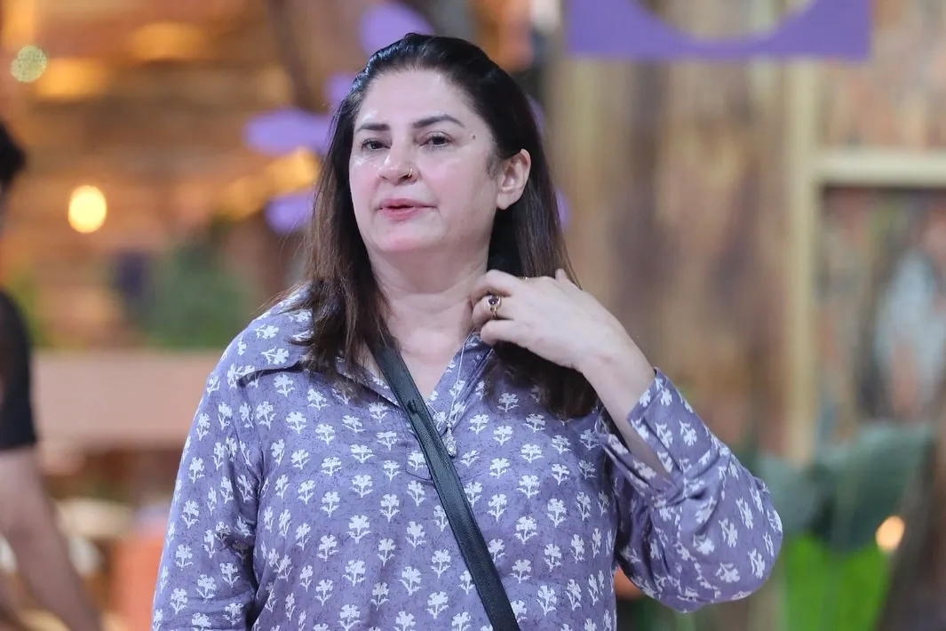 What Happened Between Farrhana Bhatt and Kunickaa Sadanand on Bigg Boss 19?