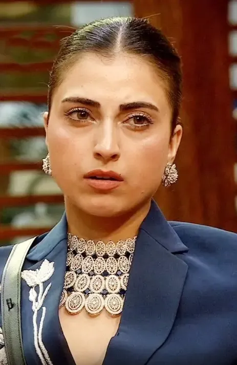 Is Salman Khan Embarrassed by Farrhana Bhatt While Calling Gaurav Khanna a Superstar?