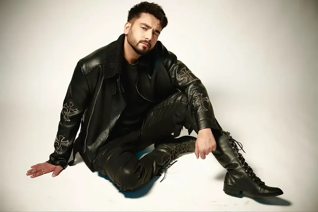 Is Salman Khan Really Telling Elvish Yadav to ‘System Hang’ for the Housemates?