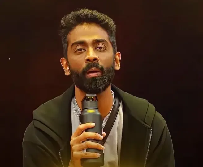 क्या प्रणीत मोरे ने कहा, 'गौरव खन्ना ट्रॉफी के लिए परफेक्ट इंसान'?