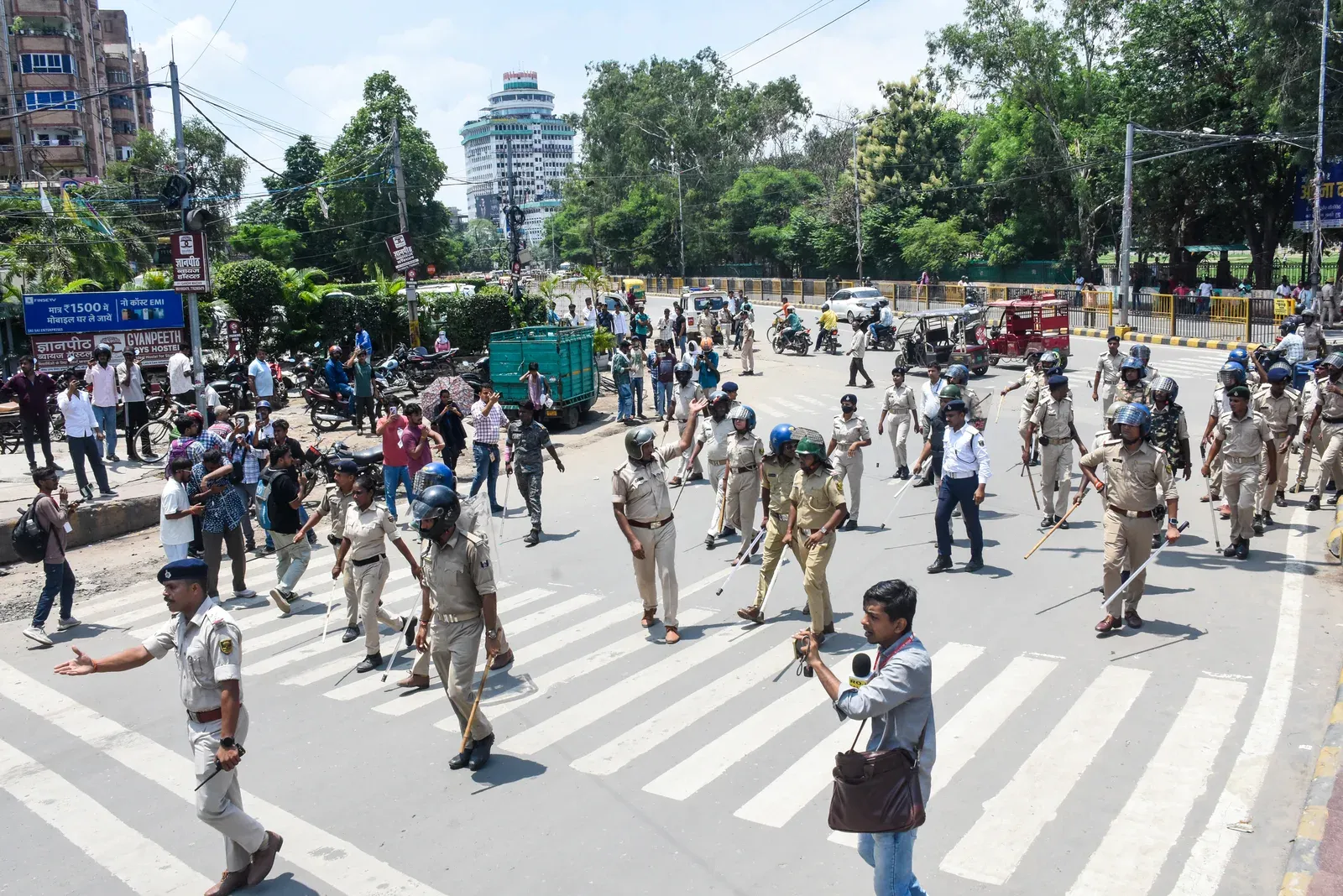 Bihar Bandh: Police, protesters clash in Patna over NEET row