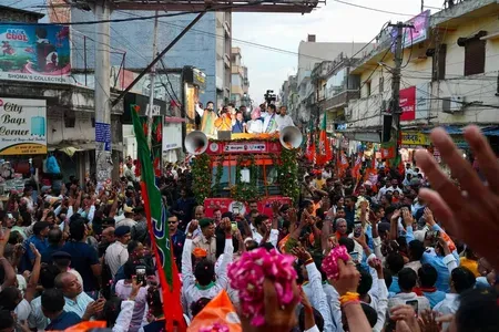 बिहार : बांकीपुर में नितिन नवीन के रोड शो में उमड़ा जनसैलाब, एनडीए ने किया शक्ति प्रदर्शन