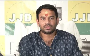 बेउर जेल में 14-15 घंटे ड्यूटी का आरोप, तेज प्रताप यादव ने बिहार सरकार से तत्काल सुधार की मांग की