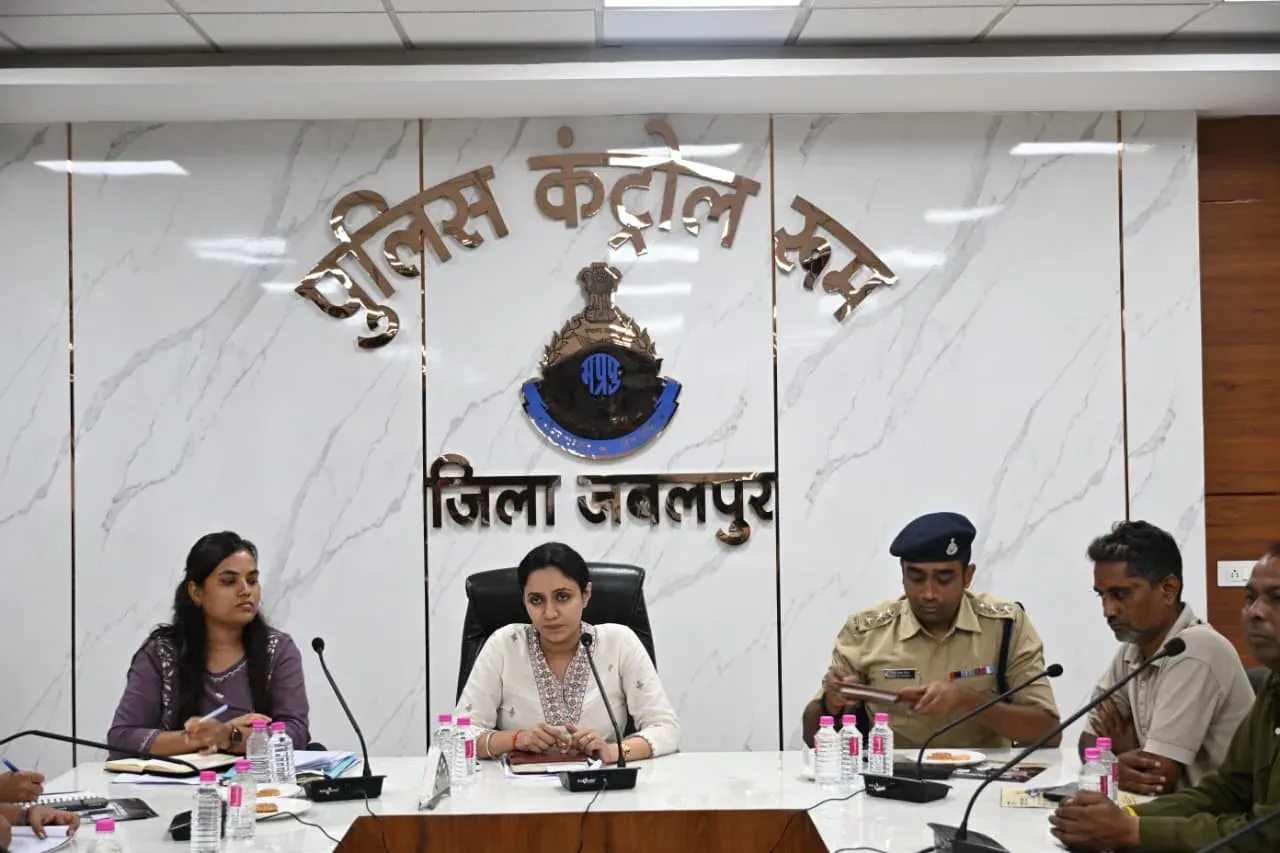 भागलपुर डीएम अलंकृता पाण्डेय ने पीएम सूर्यघर योजना की समीक्षा बैठक की, KJ उपभोक्ताओं को मिलेगा निःशुल्क सोलर