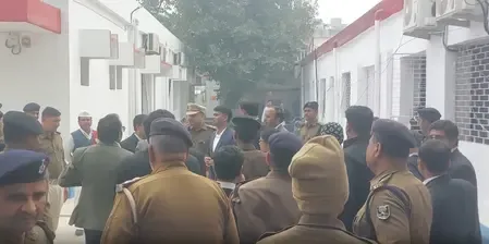 What Led to the Bomb Threat at Siwan Civil Court?
